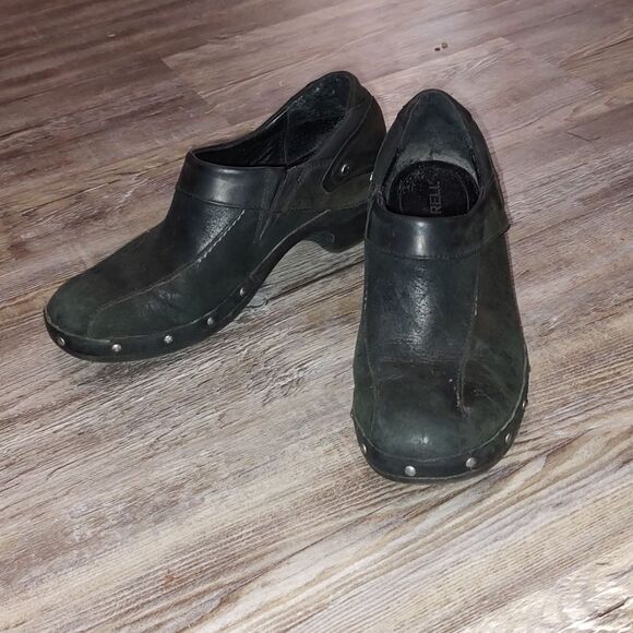 Merrell black mules and clogs  Sz 9 - Picture 1 of 7